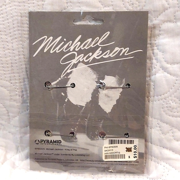 Michael Jackson King of Pop Button Badge Pack NWT - Picture 6 of 6
